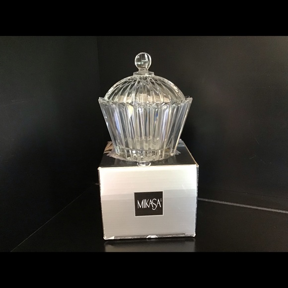 Mikasa Keepsake Crystal Box - Picture 2 of 3